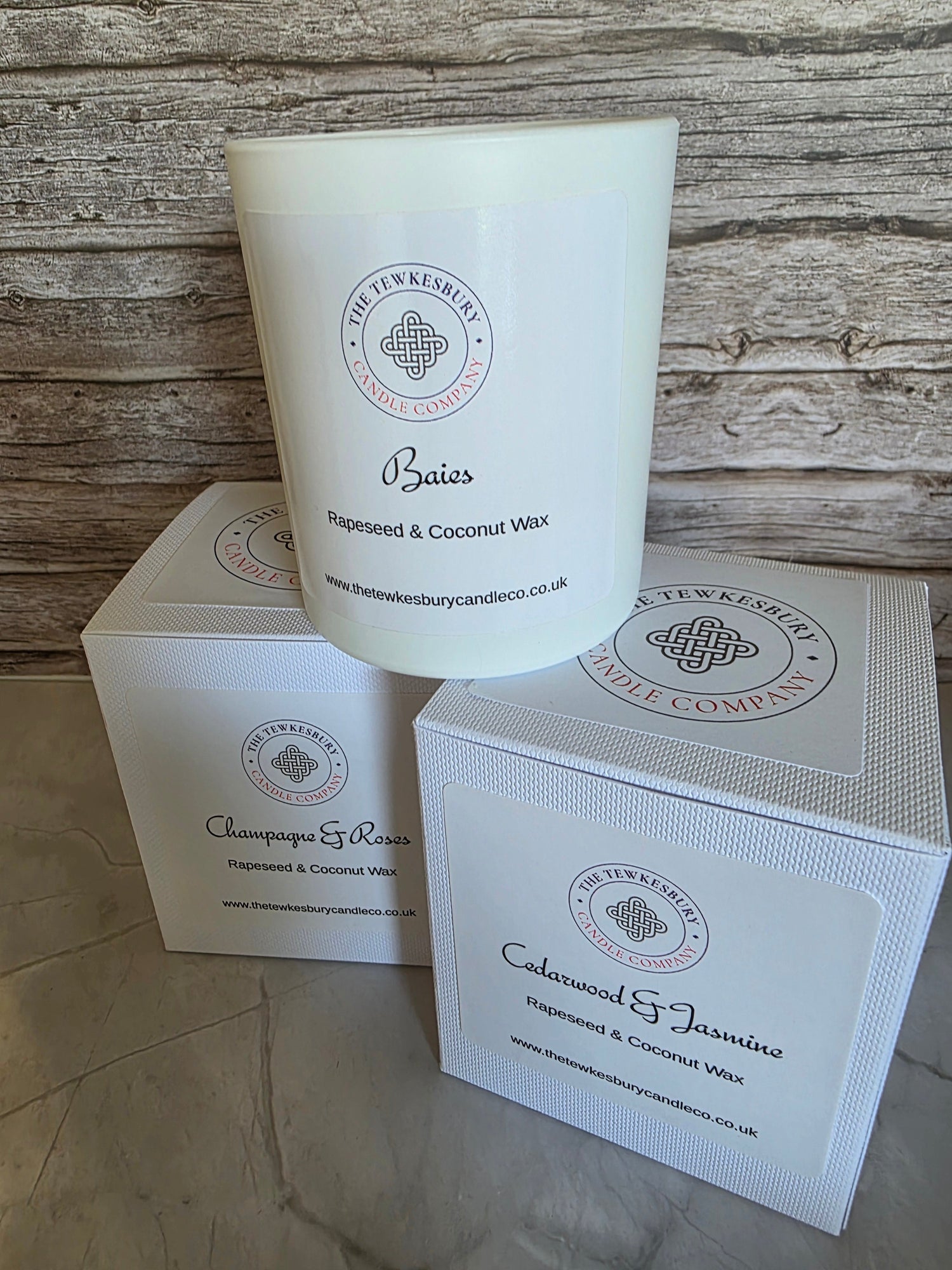 Picture showing a range of our medium candles
